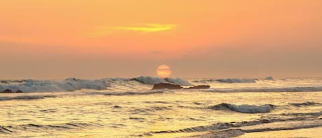 Chaise longue, serviettes de plage