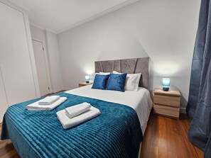 Iron/ironing board, internet, bed sheets