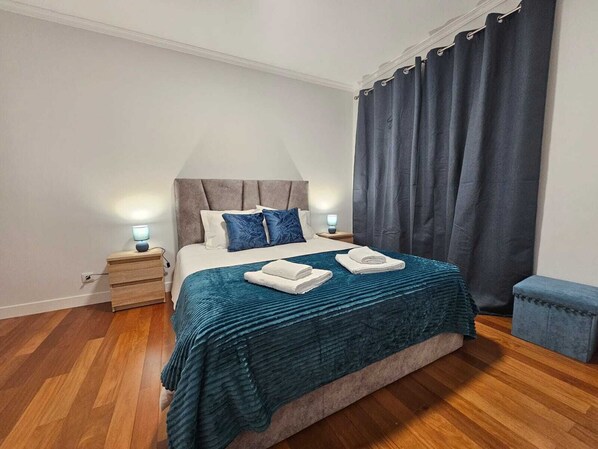 Iron/ironing board, internet, bed sheets