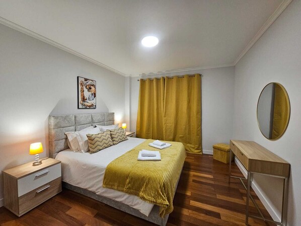 Iron/ironing board, internet, bed sheets