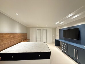 5 makuuhuonetta, ilmainen Wi-Fi, vuodevaatteet