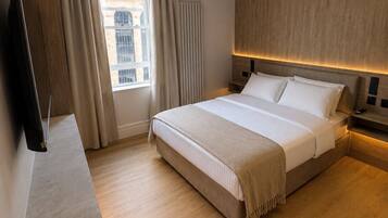 3 bedrooms, desk, iron/ironing board, WiFi