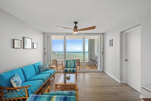 32-inch flat-screen TV with digital channels - Dos Marinas by Otium (Fajardo)