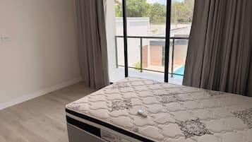 Comfort-huone, parveke, näköala puutarhaan