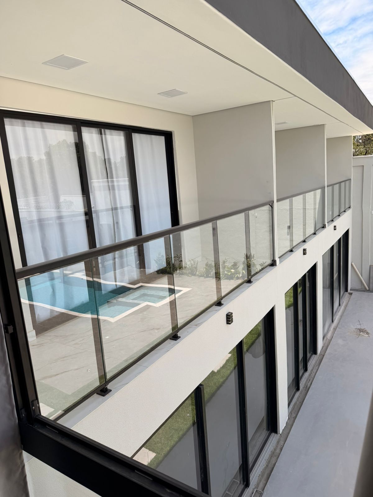 Comfort Room, Balcony, Garden View | Property grounds