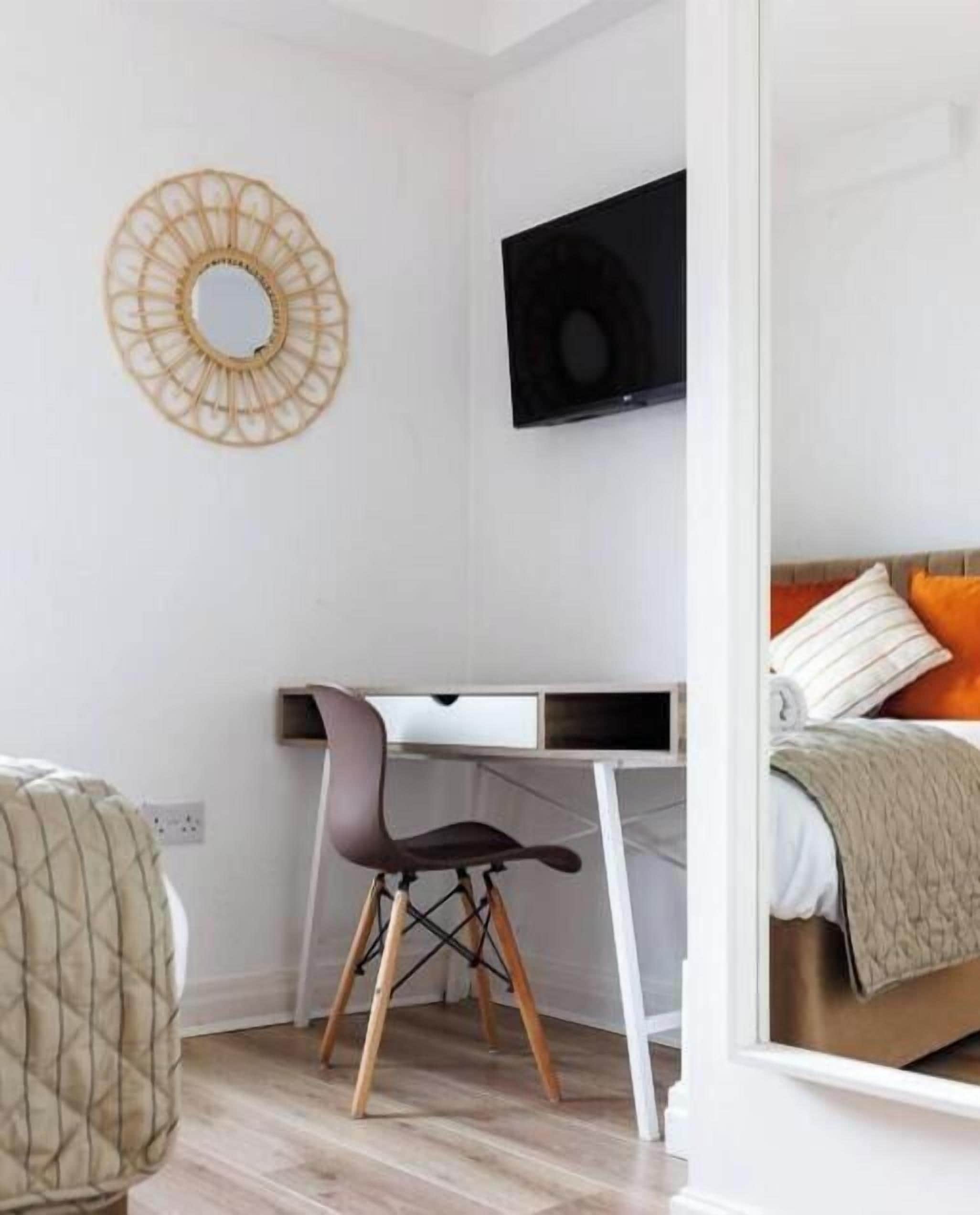 Deluxe Double Room | Laptop workspace, soundproofing, free WiFi