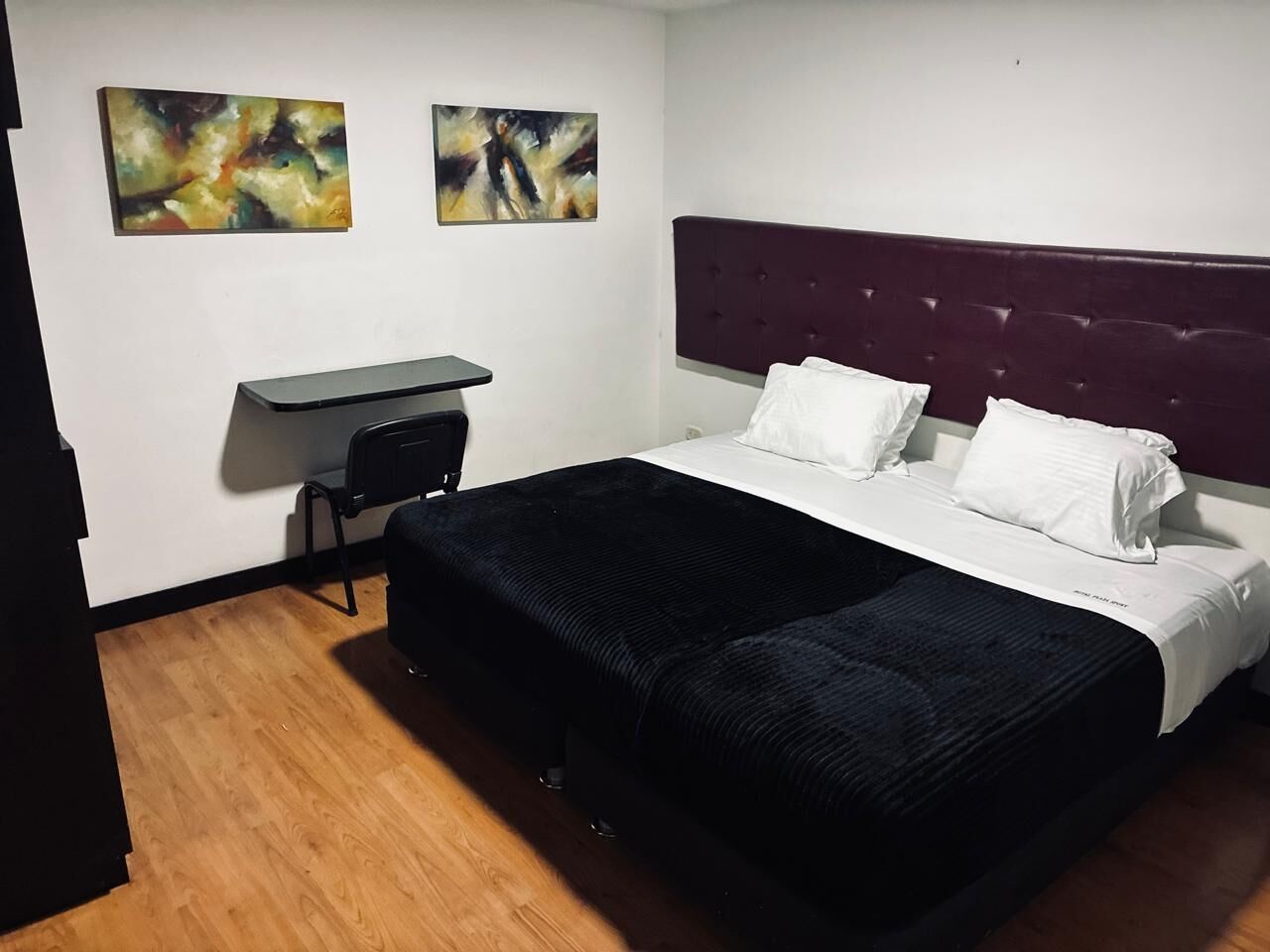 In-room safe, desk, free WiFi