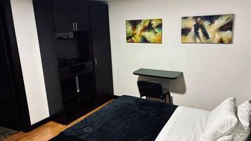 Comfort Double Room | In-room safe, desk, free WiFi