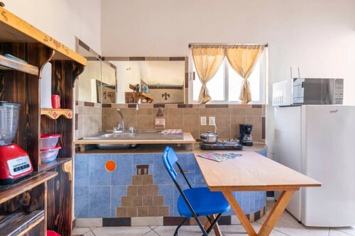 Steps from the beach - easy checkin