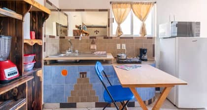 Steps from the beach - easy checkin