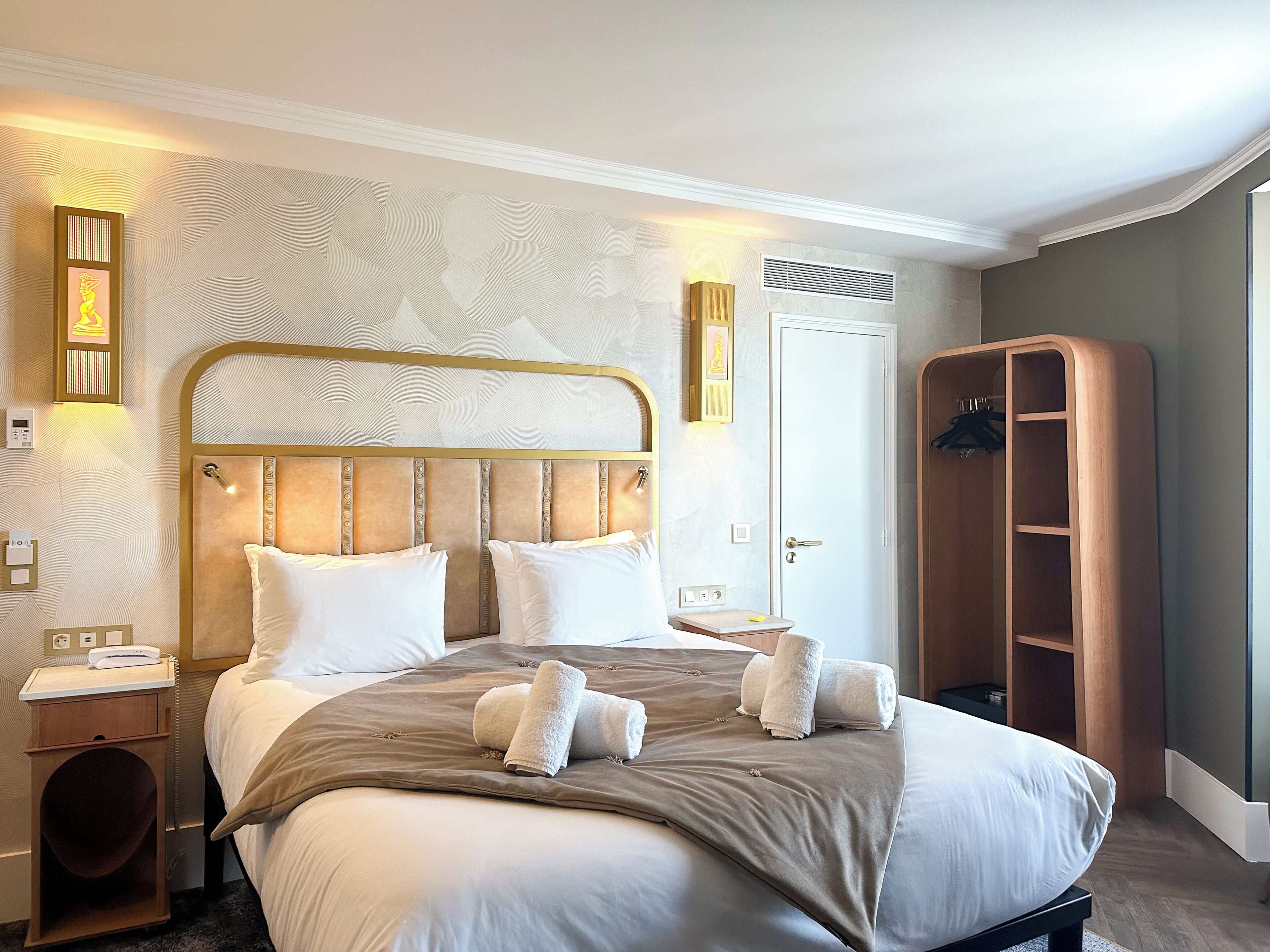 Chambre Triple Familiale | Coffres-forts dans les chambres, bureau, rideaux occultants