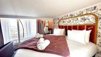 Romantic Double or Twin Room, Balcony, City View | In-room safe, desk, blackout drapes, iron/ironing board