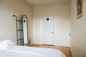 Iron/ironing board, WiFi - Stunning 1BR | Steps to Fenway! (Boston)