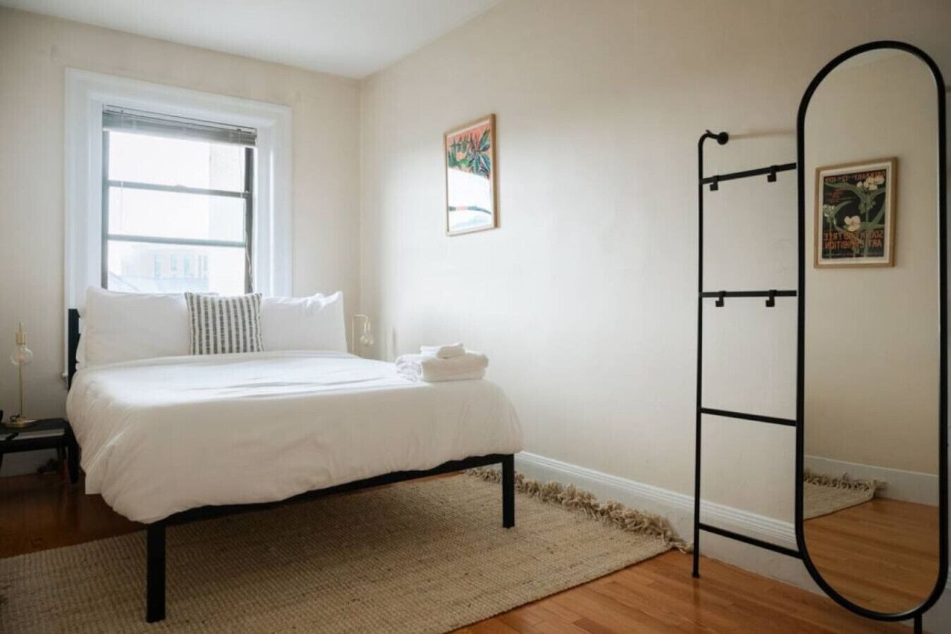 Tabla de planchar con plancha y wifi 