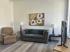 Living area - Family - Central - Parking - Wifi - Sleeps 4 (Inverness)