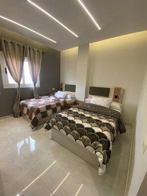 3 bedrooms, WiFi - Spacious 3-bedroom apartment in soothing Hurghada with AC (Hurghada)
