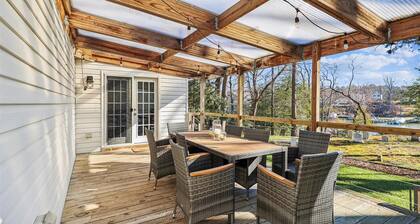 Waterfront home: history, nature and comfort