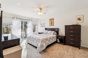 4 多间卧室、熨斗/熨衣板、WiFi、床单