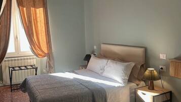 Double Room, 1 Queen Bed, Ensuite, City View | Desk, iron/ironing board, free WiFi, bed sheets