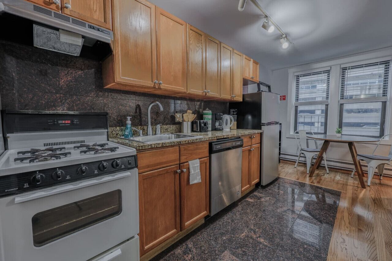 Refrigerador, microondas, horno, placa de cocina