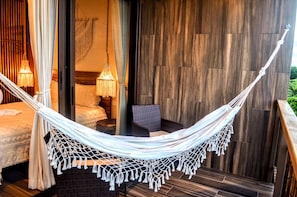 Studio Suite Deluks, pemandangan laut | Brankas, setrika/meja setrika, dan Wi-Fi gratis