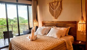 Studiosuite – deluxe, sjøutsikt | Safe på rommet, strykejern/-brett og wi-fi (inkludert)