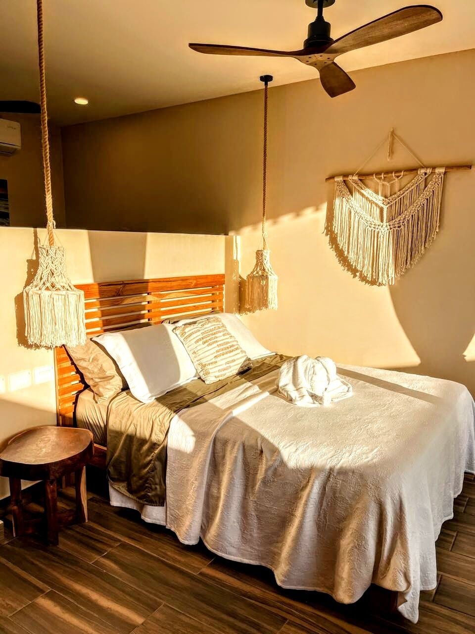 Deluxe studio suite | Luxe beddengoed, een kluis op de kamer, een strijkplank/strijkijzer