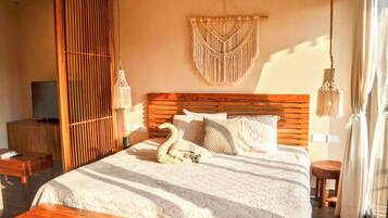 Deluxe Apartment, Partial Sea View | In-room safe, iron/ironing board, free WiFi