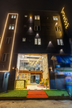 Building design - Hotel Sukoon - 2mins Connaught Place (New Delhi)