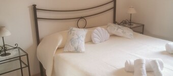 Villa Soleil vacation homes: detached cottage near the sea