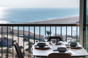 Outdoor dining - WELCS APARTMENT 309 EMP near the ocean (Empuriabrava)