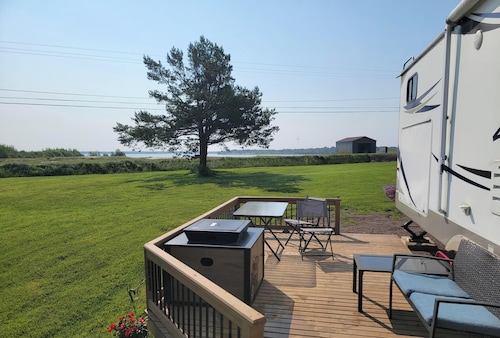 Little Cape RV near harbor and beaches, front bedroom and rear bunk room sleep 6