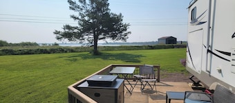 Little Cape RV near harbor and beaches, front bedroom and rear bunk room sleep 6