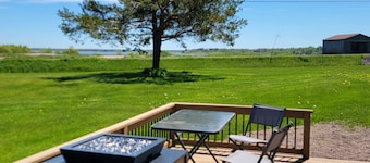 Little Cape RV near harbor and beaches, front bedroom and rear bunk room sleep 6