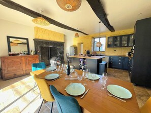 Dining - Charming country house retreat with swimming pool Douzillac (Douzillac)