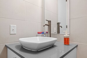 Luxury Apartment | Bathroom - Condado del Mar by Otium (San Juan)