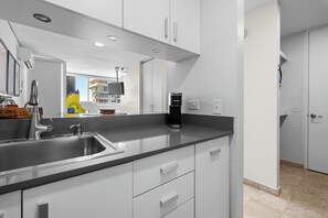Apartment | Private kitchen - Condado del Mar by Otium (San Juan)