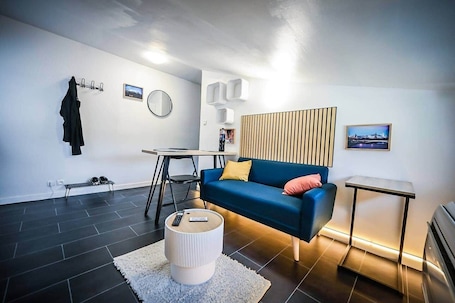 TV. Superb T2 in the center of Melun
