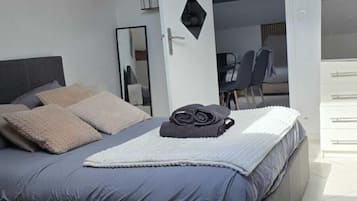 Coffres-forts dans les chambres, fer et planche Ă repasser, Wi-Fi