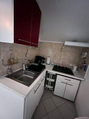 Private kitchen - Pretty T3 circuit with shared pool (optional) (La Ferté-Gaucher)