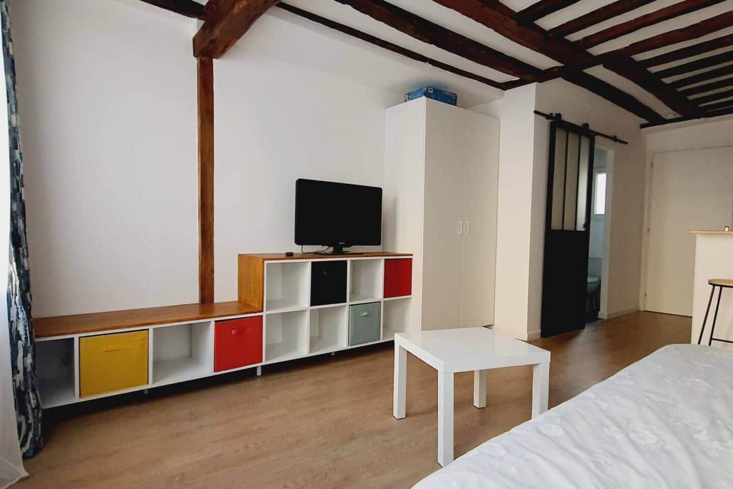 1 chambre, fer et planche à repasser, Wi-Fi, draps fournis