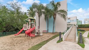 Deluxe apartman, erkély | Gyermekrészleg