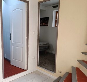 Interior - Bright, cozy little house on a quiet cul-de-sac in the village center (Puisserguier)