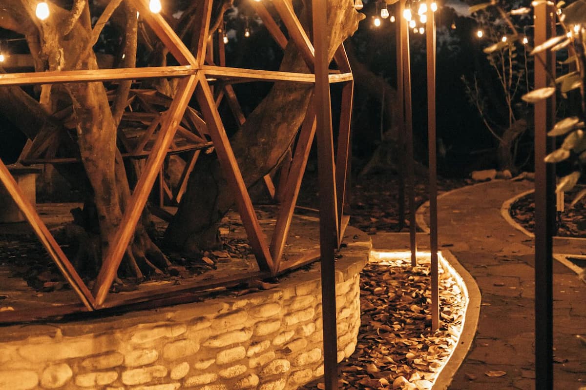 Suite de lujo, vista al océano | Camas Select Comfort, escritorio, wifi gratis y ropa de cama