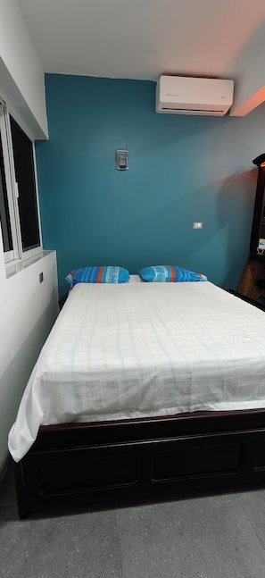 Comfort-Einzelzimmer, Meerblick | Select-Comfort-Betten, Schreibtisch, kostenloses WLAN, Bettwäsche