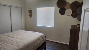 2 chambres, fer et planche à repasser, Wi-Fi gratuit, draps fournis