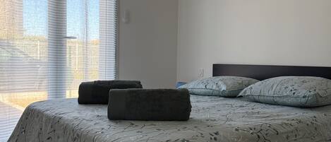 4 chambres, fer et planche Ă repasser, Wi-Fi, draps fournis