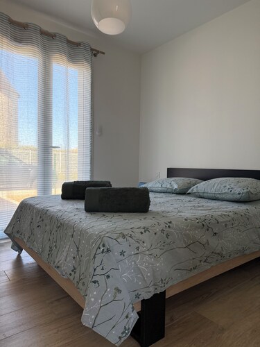 New house, close to town center, ideal for families or friends