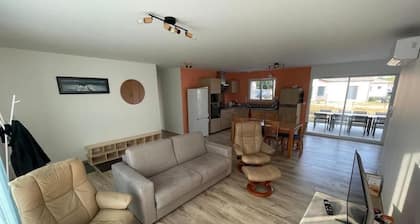 New house, close to town center, ideal for families or friends