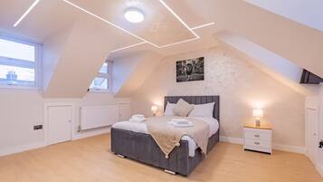 Iron/ironing board, free WiFi, bed sheets